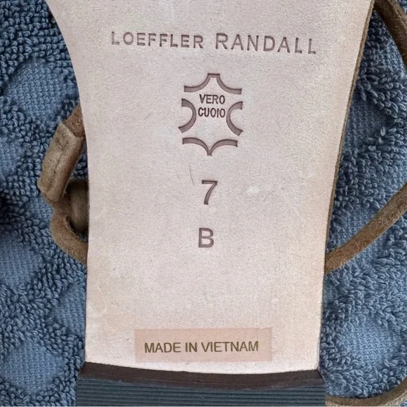 NEW Loeffler Randall Women's Eleanor
Flat cacao suede Sandals Size 7 B - Picture 5 of 6